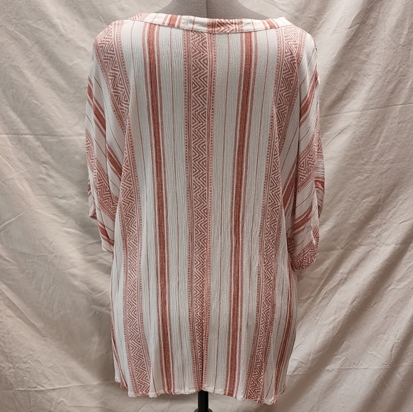 NWOT Button Up Twist Gathering Plus Size Top - Picture 2 of 7